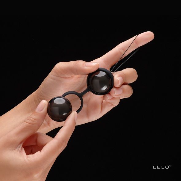 Lelo-Luna Beads Nero Palline vaginali per Esercizi Pelvico-Silicone 4 Lelo-Luna Beads Nero Palline vaginali per Esercizi Pelvico-Silicone · Giocattoli anali (immagine 4)