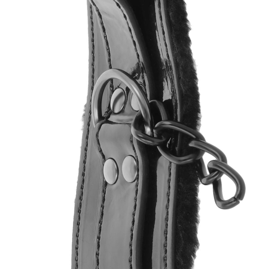 Darkness Bondage-Manette regolabili in pelle Nera con lucchetto 3 Darkness Bondage-Manette regolabili in pelle Nera con lucchetto · Bondage & Manette (imaginea 3)