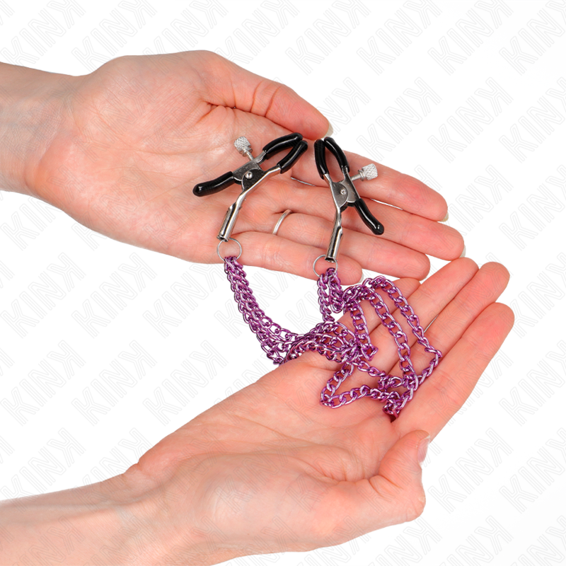 Kink Nipple Grip-Morsetti per capezzoli a 3 catene Viola 2 Kink Nipple Grip-Morsetti per capezzoli a 3 catene Viola · Accessori BDSM (imaginea 2)