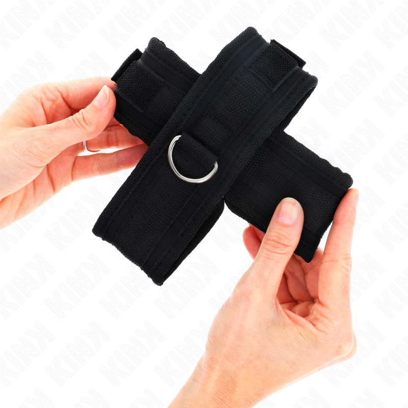 Kink Wrist Restraint-Cross Cuffs Black 34 X 5.5 cm 2 Kink Wrist Restraint-Cross Cuffs Black 34 X 5.5 cm · Bondage & Manette (imaginea 2)