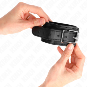 Kink Wrist Restraint-Polsini sottili per polsini neri 8 Kink Wrist Restraint-Polsini sottili per polsini neri · Bondage & Manette (imaginea 4)