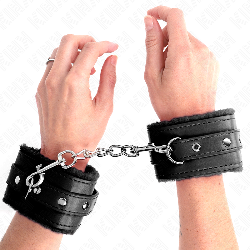 Kink Wrist Restraint-Manette Premium Imbottite di Pelliccia Nera 1 Kink Wrist Restraint-Manette Premium Imbottite di Pelliccia Nera · Bondage & Manette