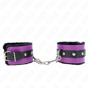 Kink Wrist Restraint-Premium Polsini imbottiti di pelliccia nera 6 Kink Wrist Restraint-Premium Polsini imbottiti di pelliccia nera · Bondage & Manette (imaginea 2)