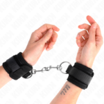 Kink Wrist Restraint-Polsini per polsini neri regolabili · Bondage & Manette