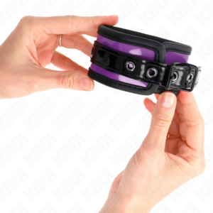 Kink Wrist Restraint-Polsini in Neoprene Viola 8 Kink Wrist Restraint-Polsini in Neoprene Viola · Bondage & Manette (imaginea 4)