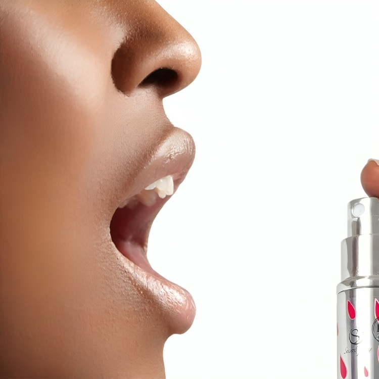 Secretplay Cosmetic-Spray Orale per Sesso Fragole Acide, 11 G 2 Secretplay Cosmetic-Spray Orale per Sesso Fragole Acide, 11 G · Sesso orale & Corpo (imaginea 2)